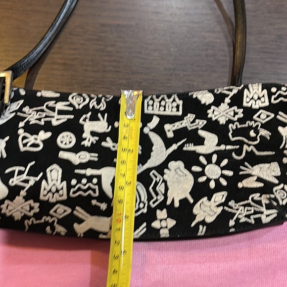 Handbag - Picture 8 of 9